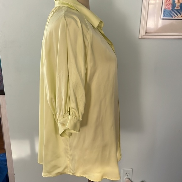 Chico's Chartreuse Open Sleeve Button Blouse size 16 NWT - Picture 2 of 9